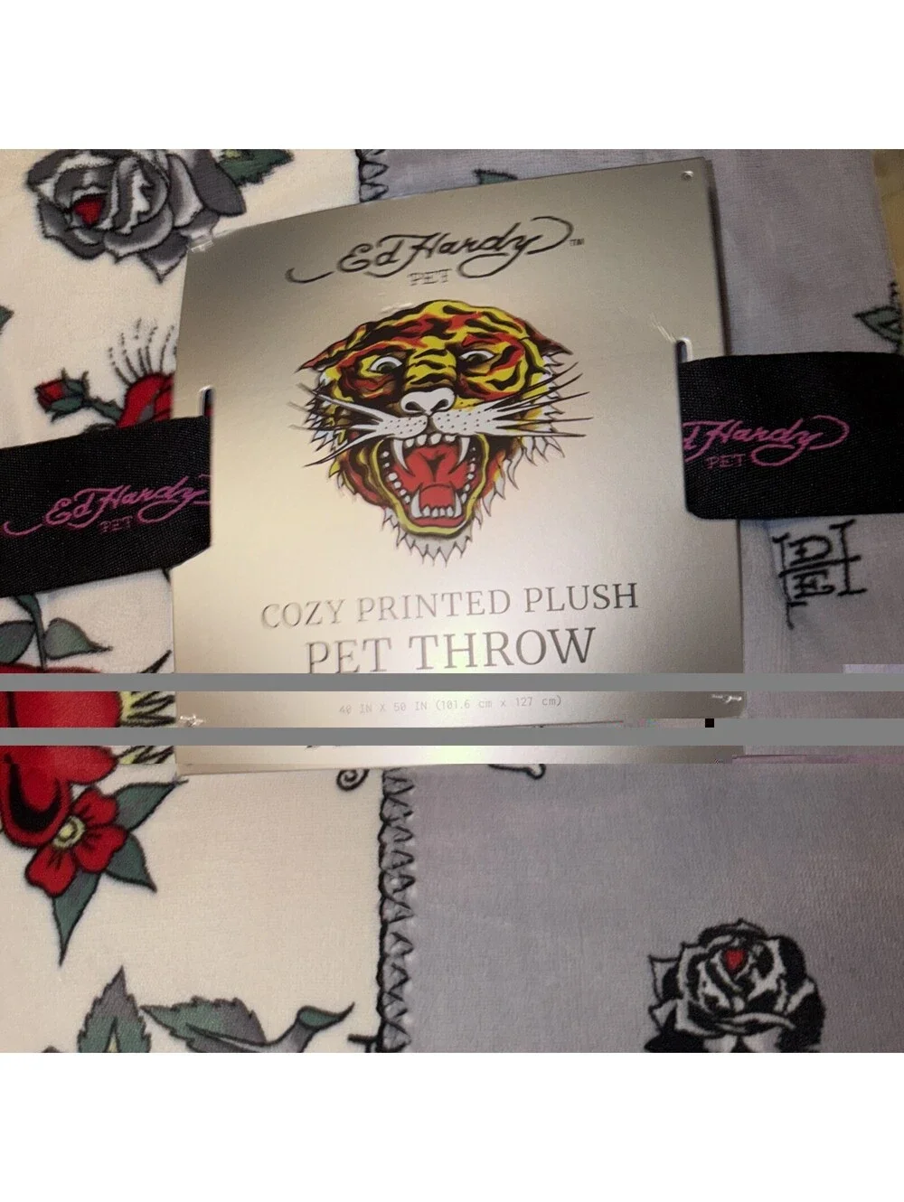 Ed Hardy Gray Multicolor 40x50 Rose Flowers Hearts Reversible Plush Blanket NEW